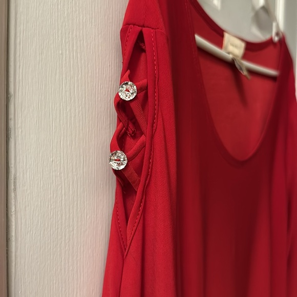 Cold shoulder blouse - Picture 3 of 3